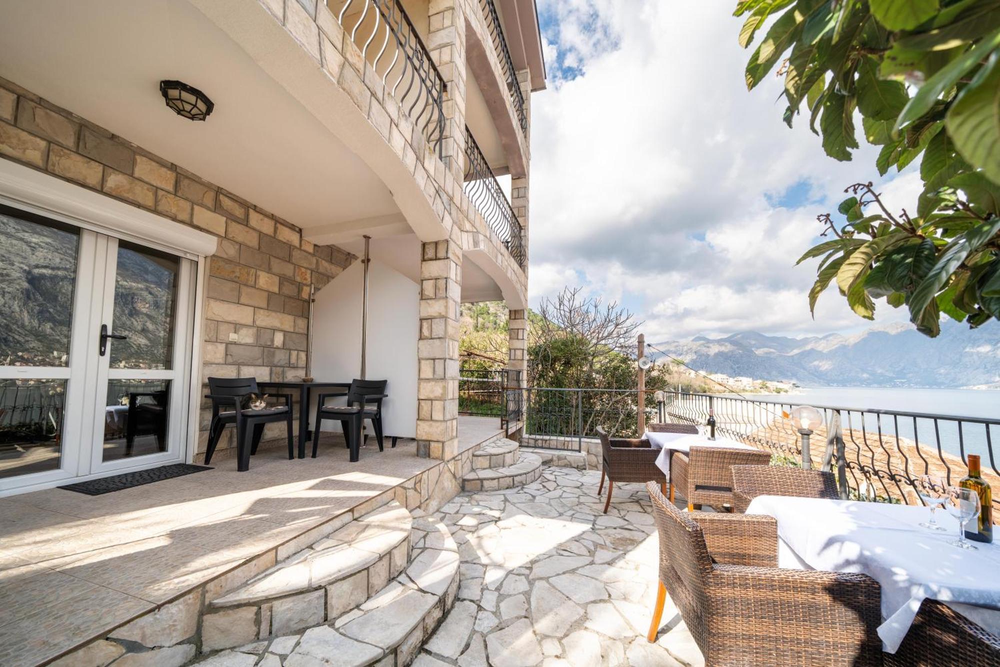Apartments Vukovic Kotor Eksteriør billede
